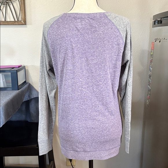 Women’s Under Armour Size Large Semi-Fitted Purple/Gray Heat Gear Shirt - Picture 2 of 6